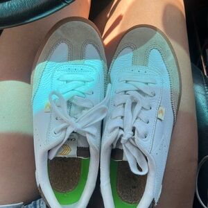 Cariuma toca sneakers white/brown women’s size 5.5
